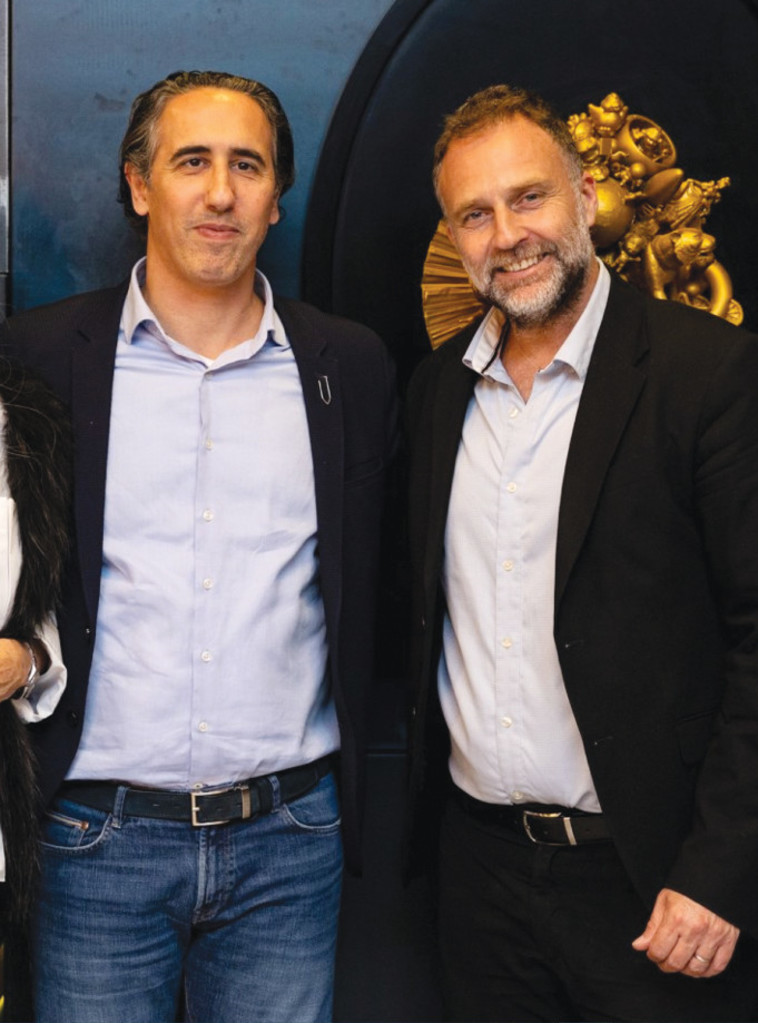 ניר שמול, יואב פלאטו שרון