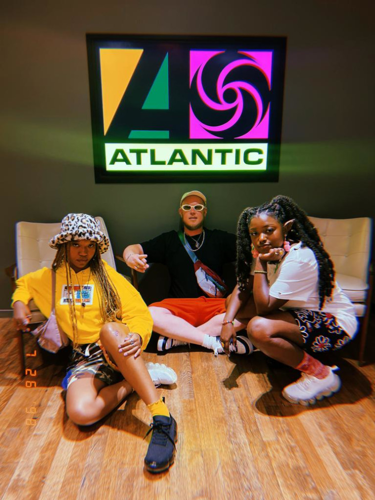 מארק גוזמן (מארקי סטייל) עם Flyana Boss