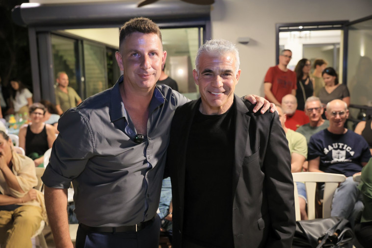 יריב פישר עם יאיר לפיד