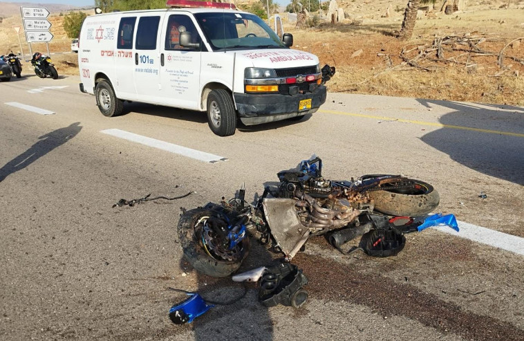 נקבע מותו של רוכב אופנוע שהחליק במחלף גבעת שמואל (צילום: תיעוד מבצעי מד''א)