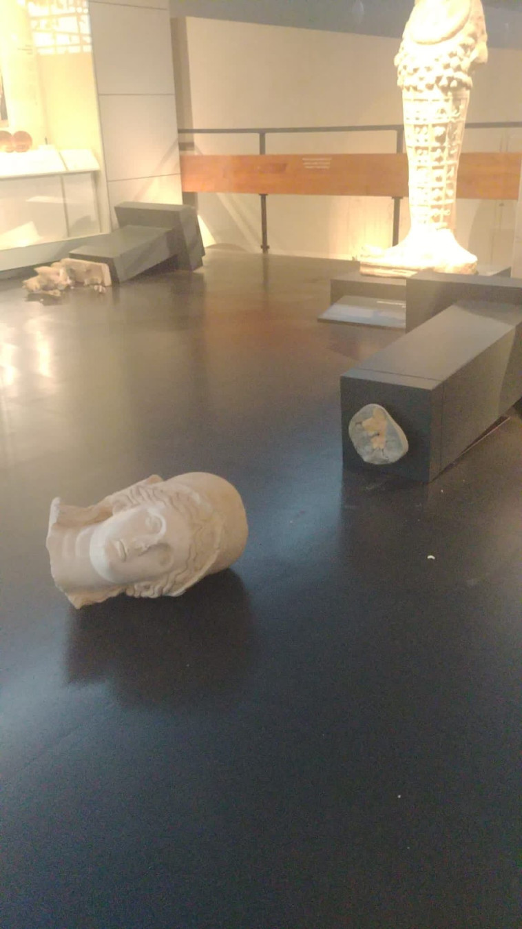 הנזק שנגרם לפסלים במוזיאון ישראל  (צילום: מוזיאון ישראל)