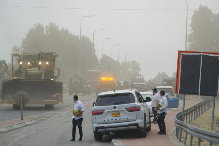 כבישי עוטף עזה במבצע חרבות ברזל