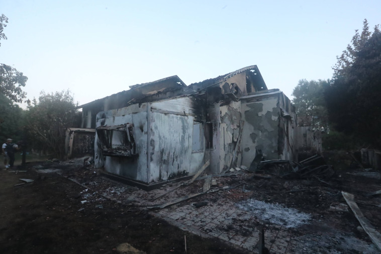 הרס בקיבוץ בארי - חרבות ברזל