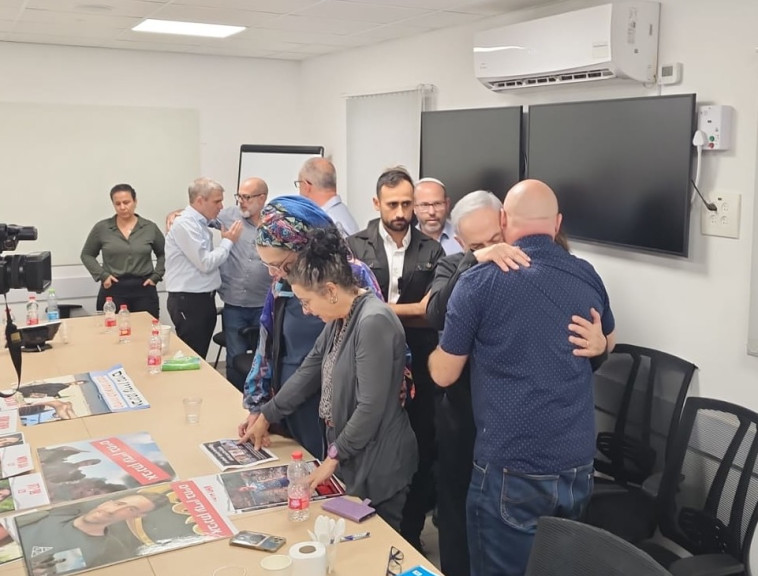 מטה משפחות החטופים והנעדרים בפגישה עם ראש הממשלה בנימין נתניהו