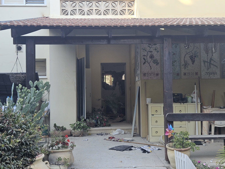 ההרס בקיבוץ בארי לאחר הטבח