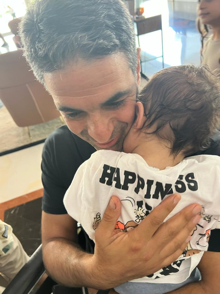 עם בנו הקטן. סנ''צ ערן קלימי