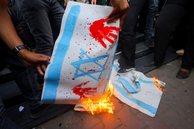 הפגנות נגד ישראל במצרים (צילום: REUTERS/Amr Abdallah Dalsh)