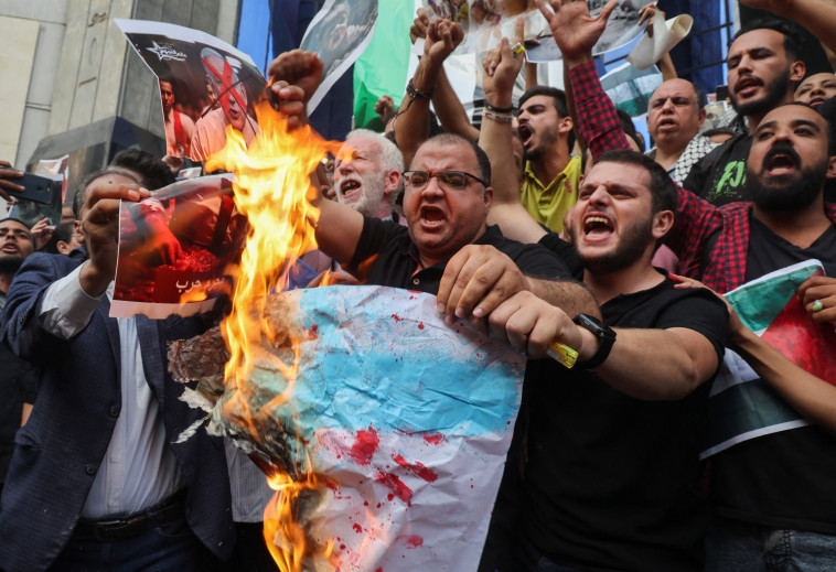 הפגנות תמיכה בעזה והתנגדות לישראל במצרים (צילום: REUTERS/Amr Abdallah Dalsh)