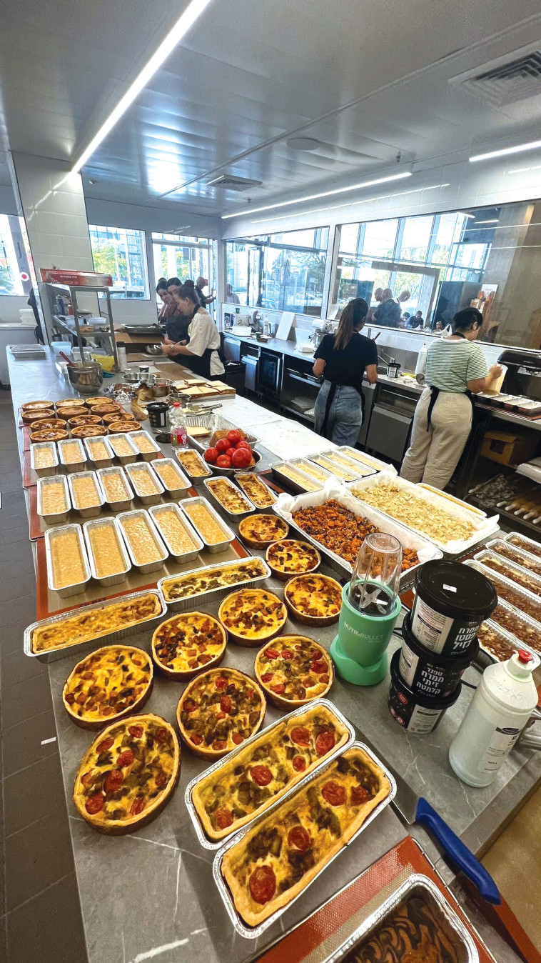 מתנדבים של בית ספר אטיליו