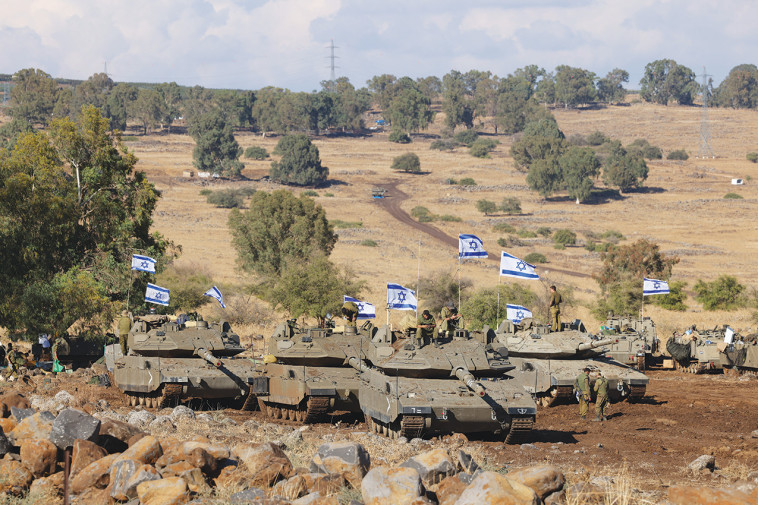 כוח שריון ישראלי ליד גבול לבנון (צילום: דוד כהן, פלאש 90)