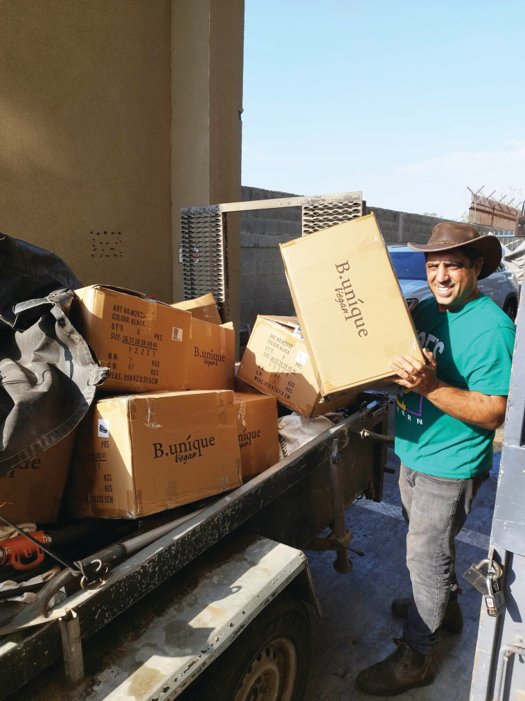 רשת בי יוניק תורמת הנעלה לנשות הדרום