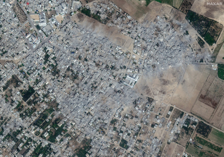 ההרס בבית חאנון (צילום: Maxar Technologies/Handout via REUTERS)