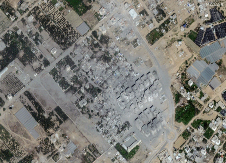 ההרס בכפר עטאטרה בצפון הרצועה (צילום:  Maxar Technologies/Handout via REUTERS )