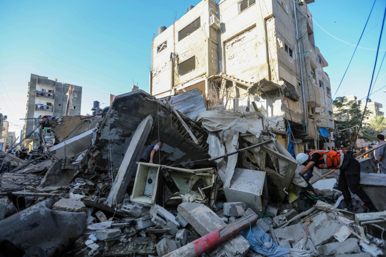 הרס בעזה לאחר תקיפת צה''ל (צילום:  Ahmad Hasaballah/Getty Images)