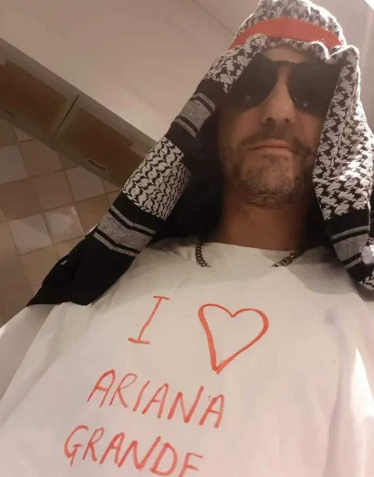 הגיע למסיבה מחופש למחבל