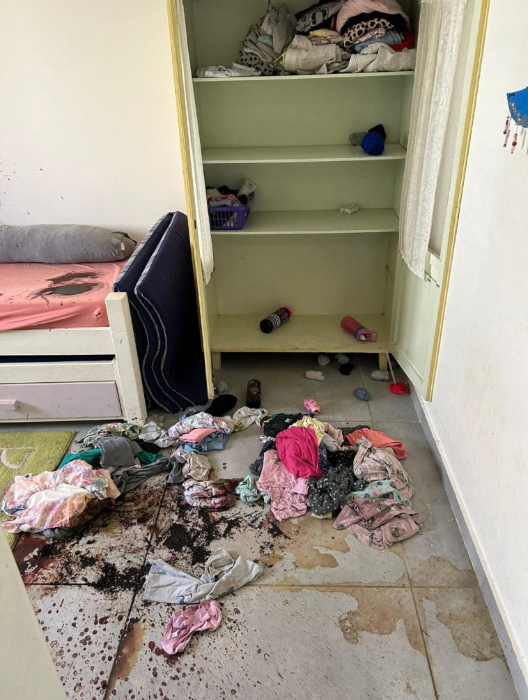 ארון בממ''ד שבו התחבאו שני ילדים ממחבלי חמאס