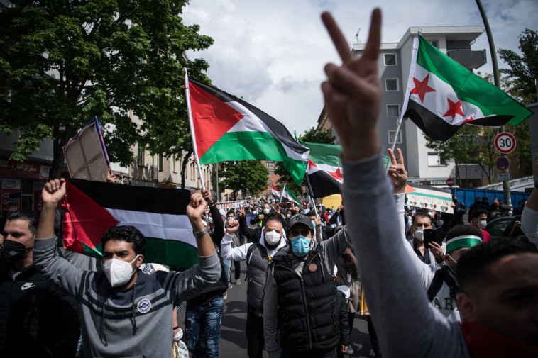 הפגנה פרו פלסטינית בגרמניה (צילום: AFP via Getty Images)