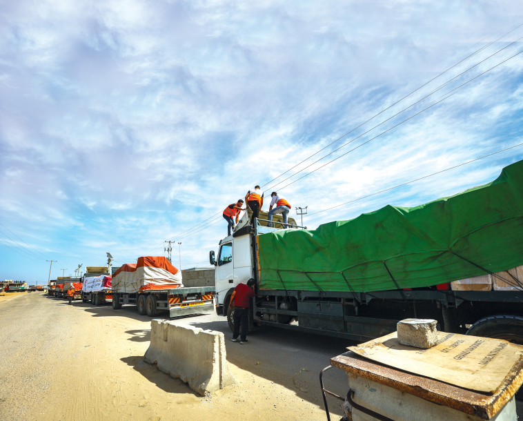 משאיות סיוע לעזה