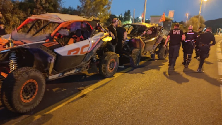 כלי רכב המטילים פחד בעזרת קולות הנשמעים כקול ירי ואזעקה