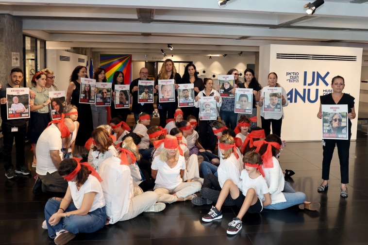 מוזיאון ''אנו'' מציין חודש למלחמת חרבות ברזל