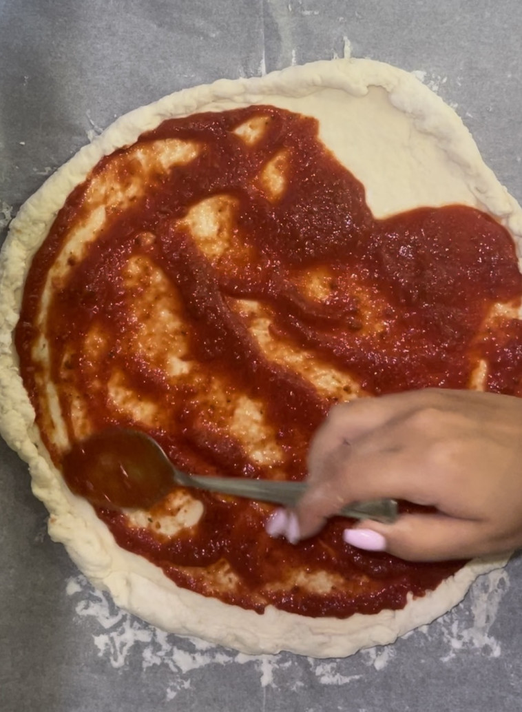 פיצה משני מרכיבים