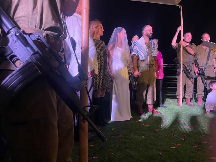 רז גרוס ואופיר לוי, נישאו זו לזה בחמישי האחרון