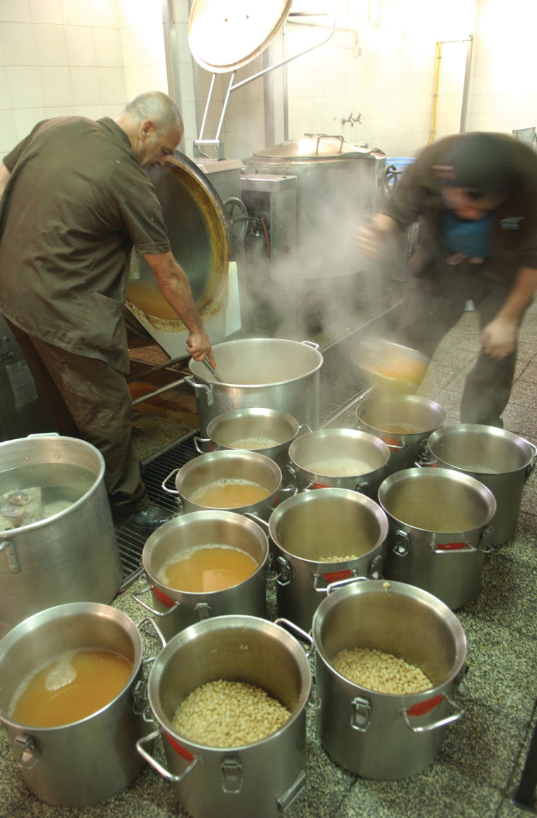 כלא נפחא אסירים ביטחוניים מבשלים אוכל