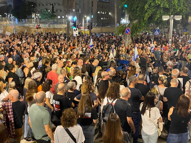 חרבות ברזל: מחאת החטופים 