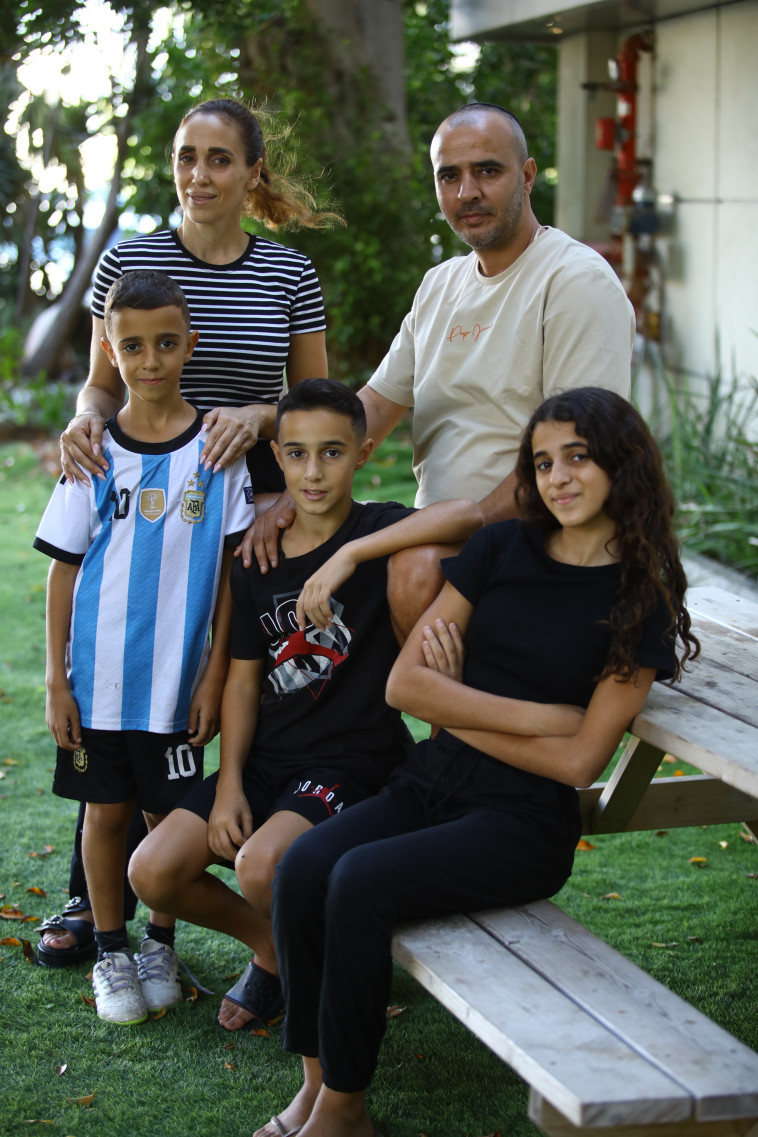 מלי וחגי סודמי עם ילדיהם