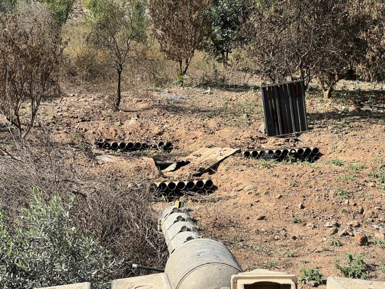 כוורות משגרים ופתח של פיר לפני השמדה