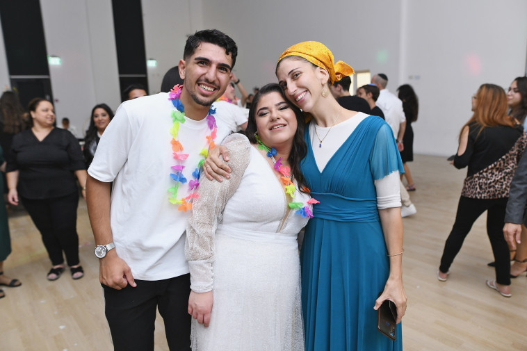 בתאל פלדמן ובן זוגה אליהו