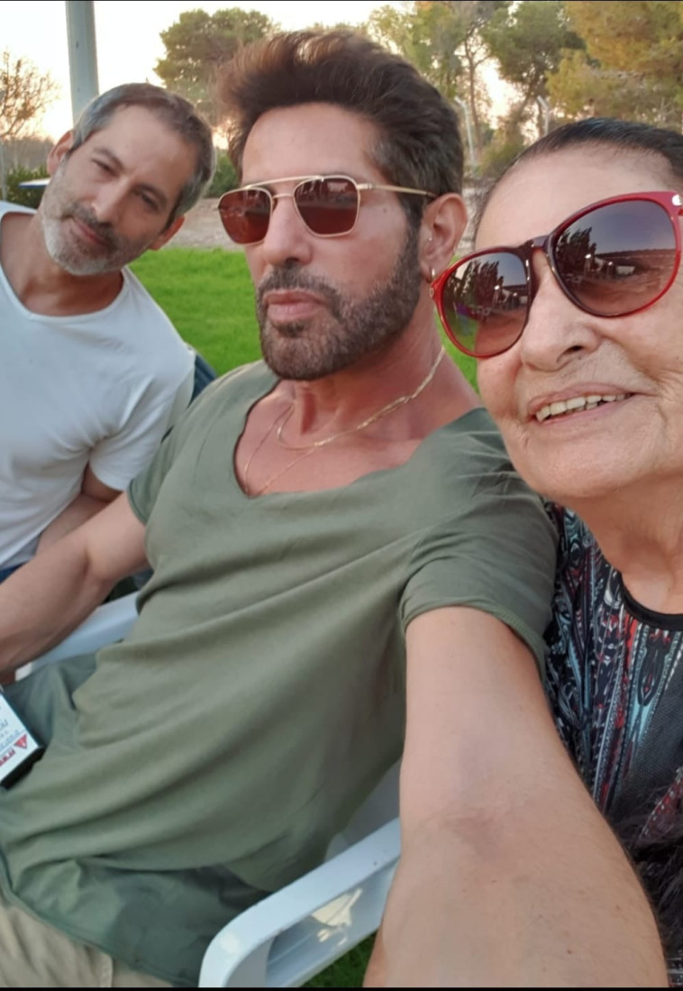  אלמה אברהם ובנה