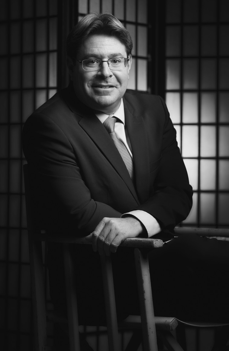 אופיר אקוניס