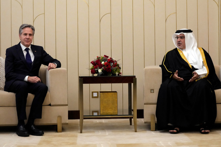 יורש העצר של בחריין ומזכיר המדינה האמריקאי אנתוני בלינקן