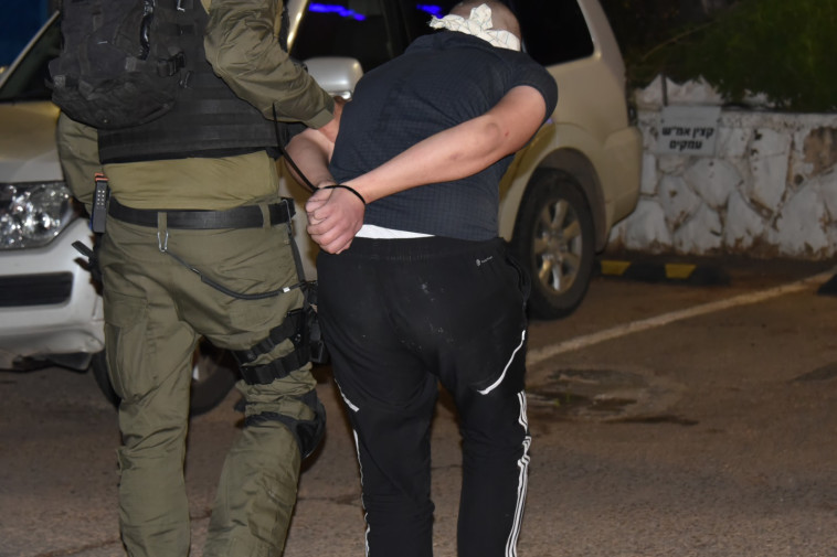 מעצר צעיר בחשד להסתה (צילום: דוברות המשטרה)