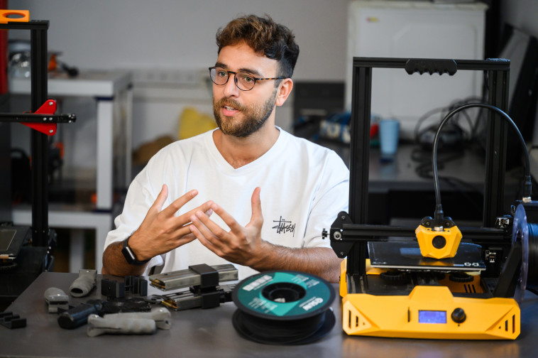 מדפיס ללוחמים ציוד בתלת מימד. אריאל הרוש