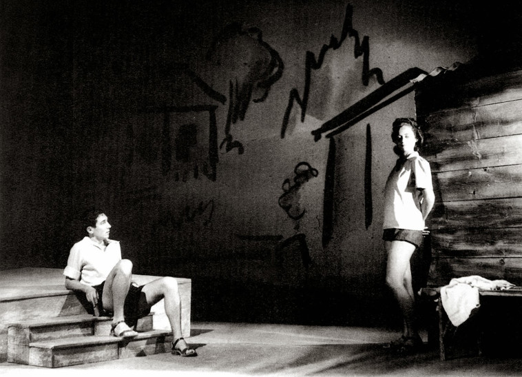 חנה מרון ב''הוא הלך בשדות'', התיאטרון הקאמרי 1948 (צילום: ארכיון התיאטרון הקאמרי, סטודיו אלכסנדר)