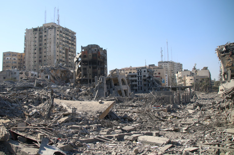 הרס בעזה (צילום:  Ahmad Hasaballah/Getty Images)
