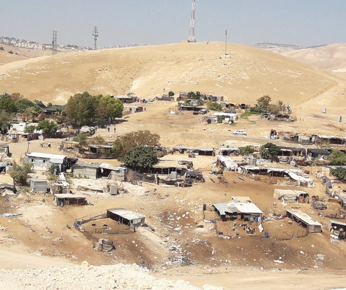 סוגיית חאן אל־אחמר: המאבק ה"הומניטרי" - ניסיון לבלום את ...