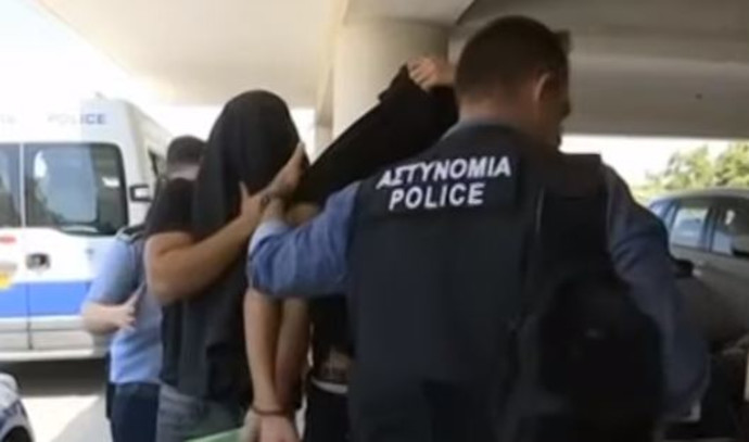 הצעירים הישראלים בכניסה לדיון בהארכת מעצרם