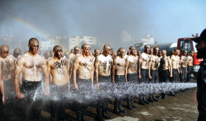 שוטרים פלסטינים המזדהים עם חמאס, עזה. קרדיט: רויטרס