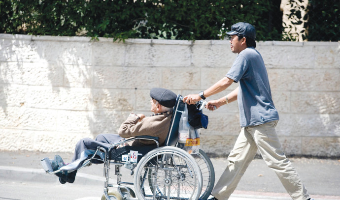 העסקה ישירה של מטפלים זרים - קבלת גמלת הסיעוד בכסף