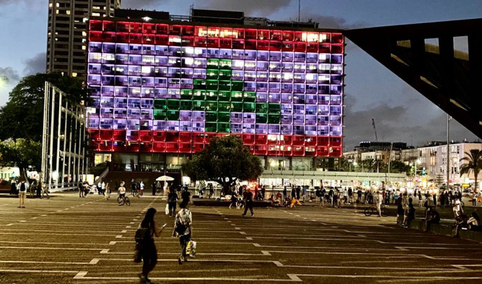 דגל לבנון בתל אביב: כך הגיבו בעולם הערבי | מעריב