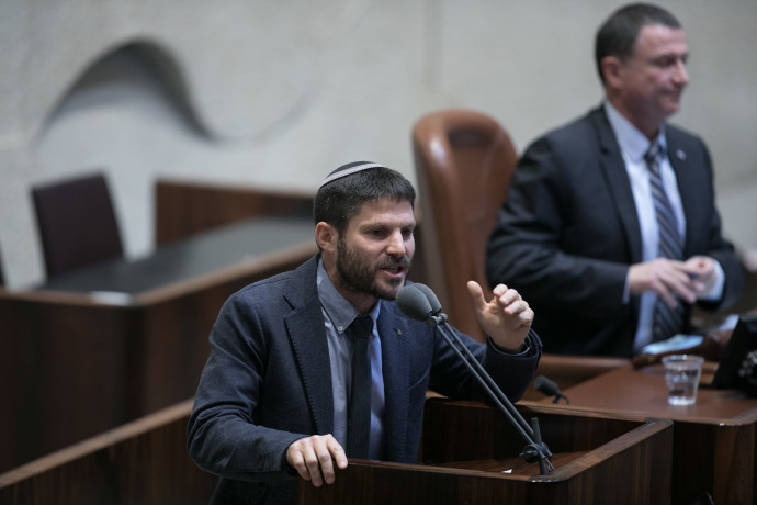 בצלאל סמוטריץ' בעת ההצבעה על חוק ההסדרה. צילום: יונתן סינדל, פלאש 90