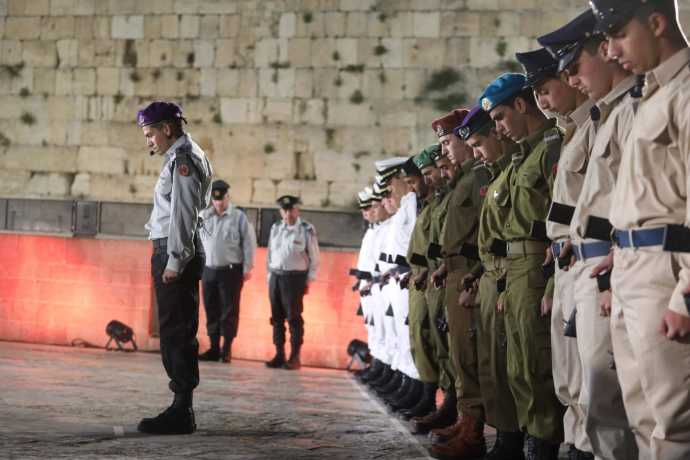 יום הזיכרון לחללי מערכות ישראל בכותל. צילום: מרק ישראל סלם