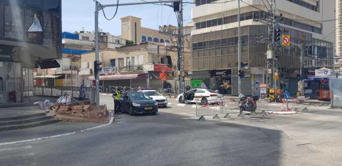 מחסום בכניסה לבני ברק מציר ז'בוטינסקי. צלם: אלון חכמון