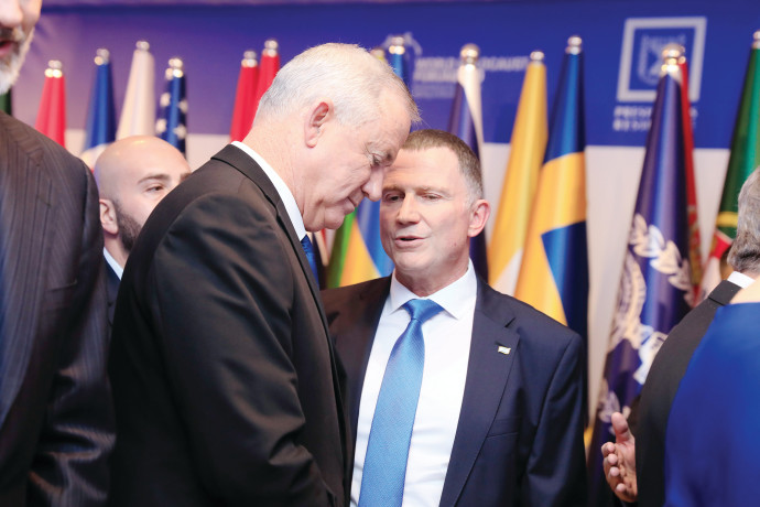 בני גנץ, יולי אדלשטיין. צילום: אוליבייה פיטוסי, פלאש 90