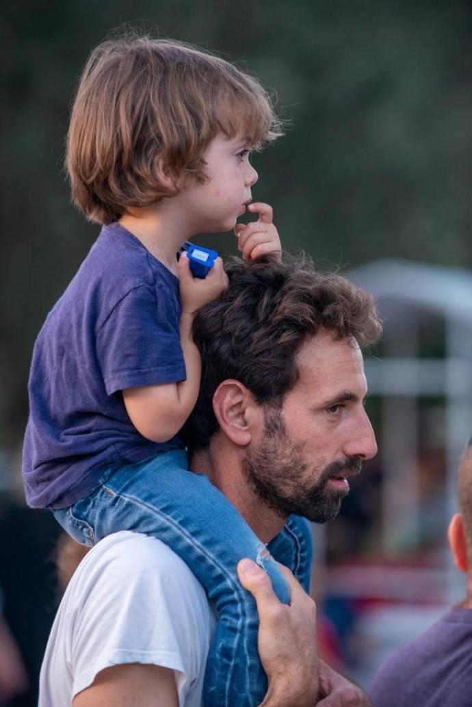 אסף בריט ובנו. צילום: מילי פרקס