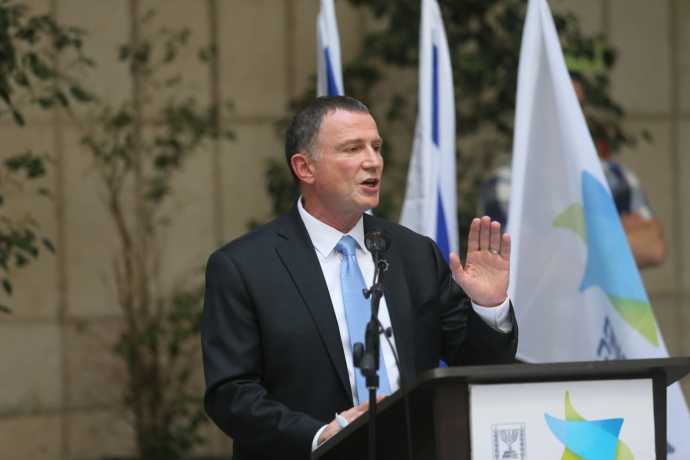 יולי אדלשטיין. ללא קרדיט