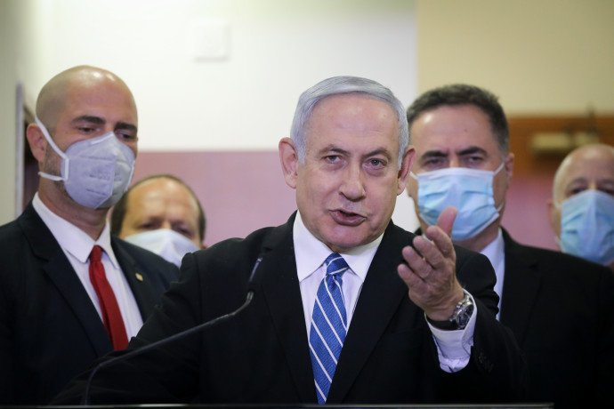 בנימין נתניהו בכניסה לבית המשפט. צילום: יונתן זינדל, פלאש 90